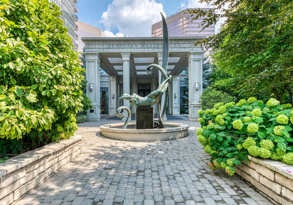 15-greenview-avenue-toronto-ontario-c12560728