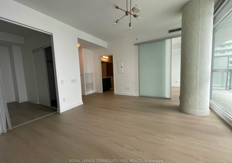 290-adelaide-street-toronto-ontario-c12560926