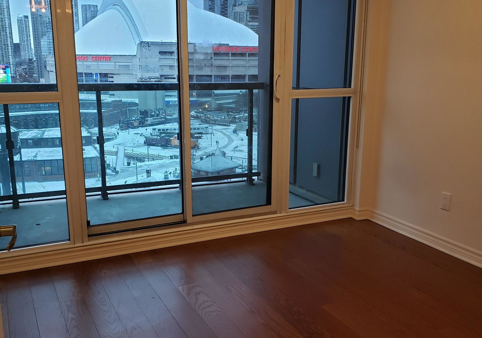 25-lower-simcoe-street-toronto-ontario-c12561008