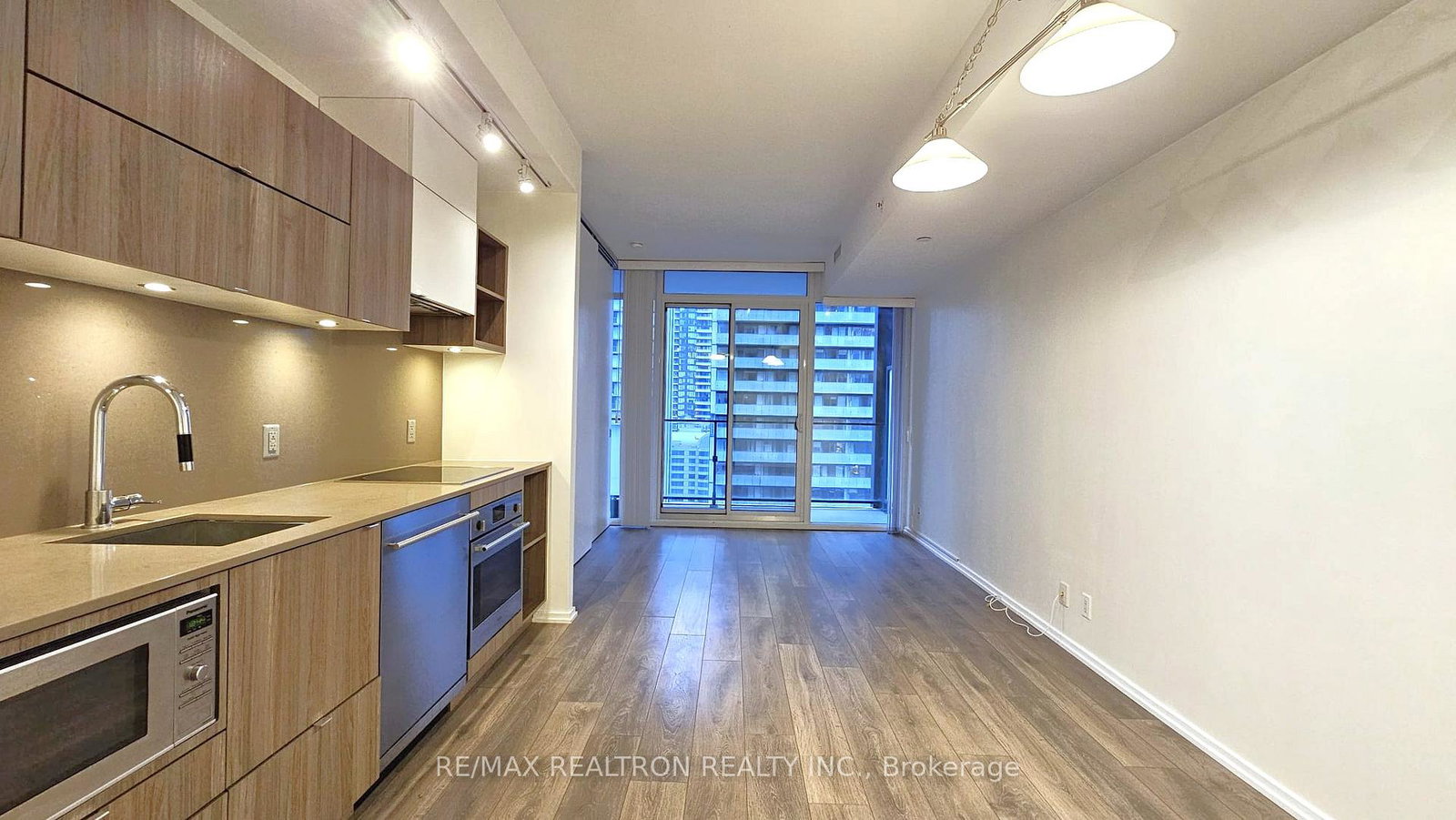 125-peter-street-toronto-ontario-c12561120