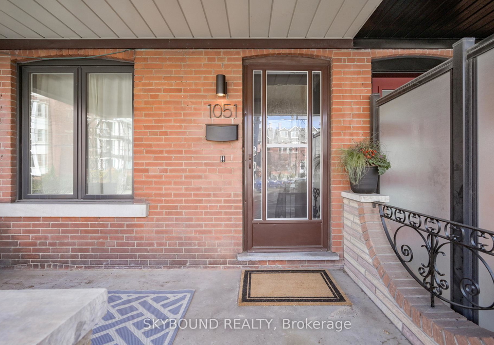 1051-college-street-toronto-ontario-c12561222