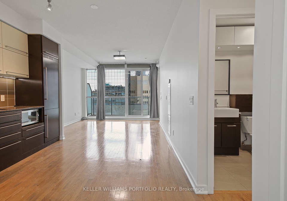 770-bay-street-toronto-ontario-c12561770