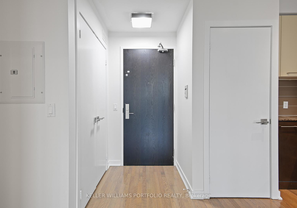 770-bay-street-toronto-ontario-c12561770
