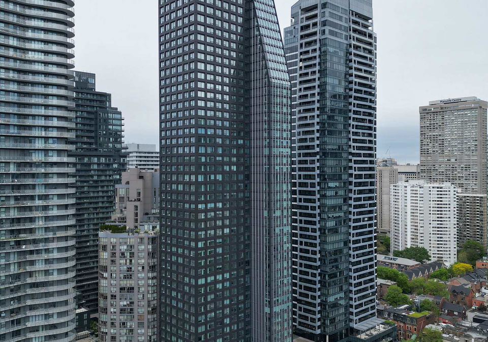 8-wellesley-street-w-toronto-ontario-c12562410