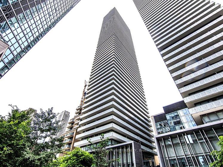 42-charles-street-e-toronto-ontario-c12563062