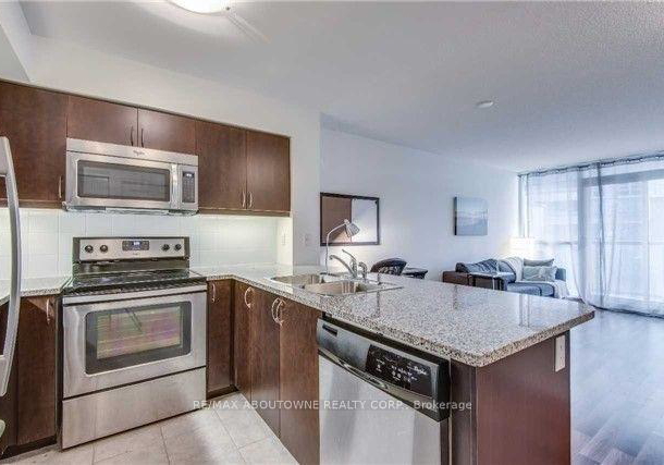 25-lower-simcoe-street-toronto-ontario-c12563120