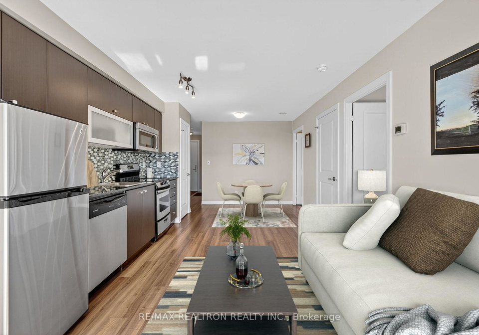 2015-sheppard-avenue-e-north-york-ontario-c12563174