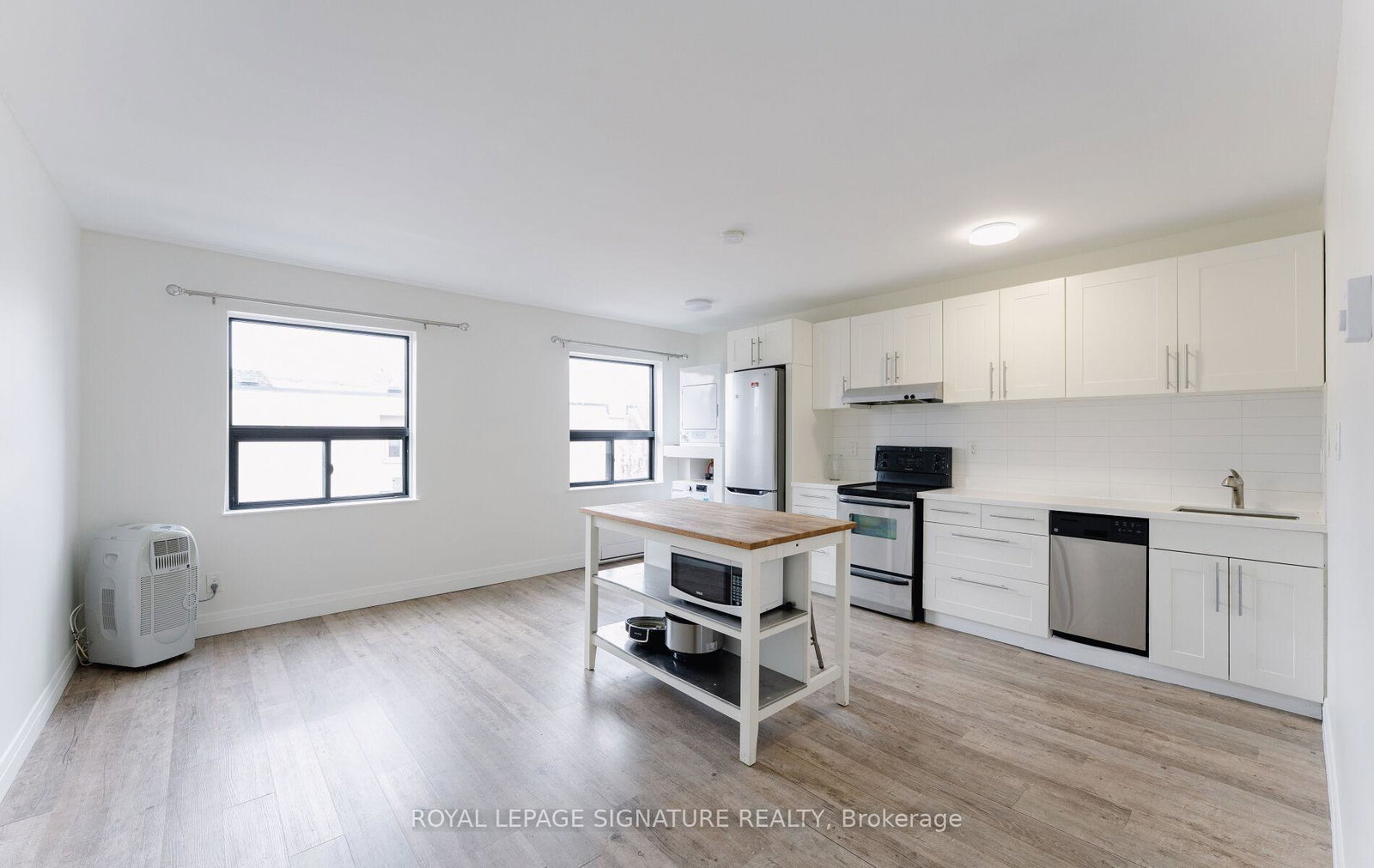 2584-yonge-street-toronto-ontario-c12563384