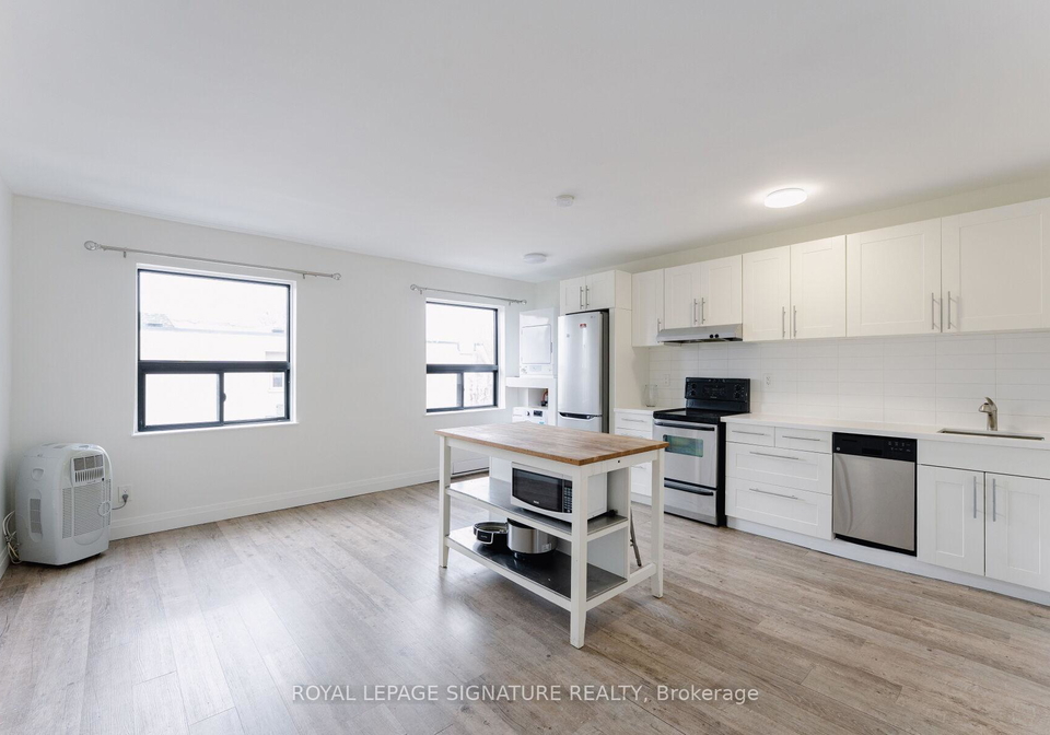 2584-yonge-street-toronto-ontario-c12563384