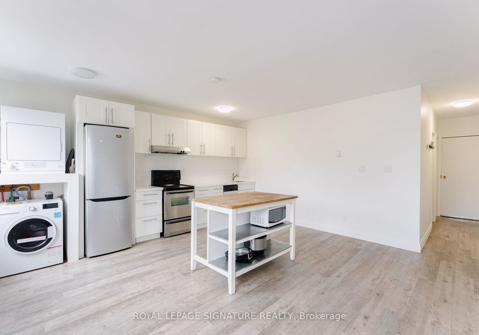 2584-yonge-street-toronto-ontario-c12563384