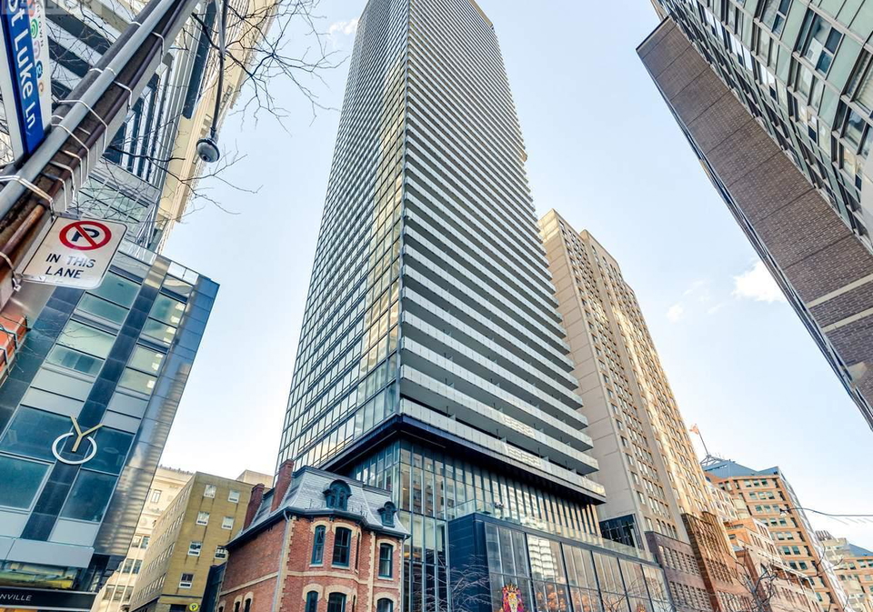 15-grenville-street-toronto-ontario-c12563470