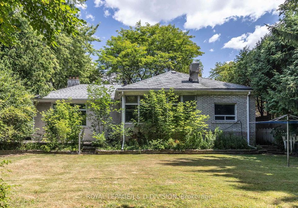 10-campbell-crescent-north-york-ontario-c12563514