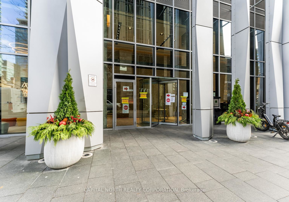 1-yorkville-avenue-toronto-ontario-c12563606