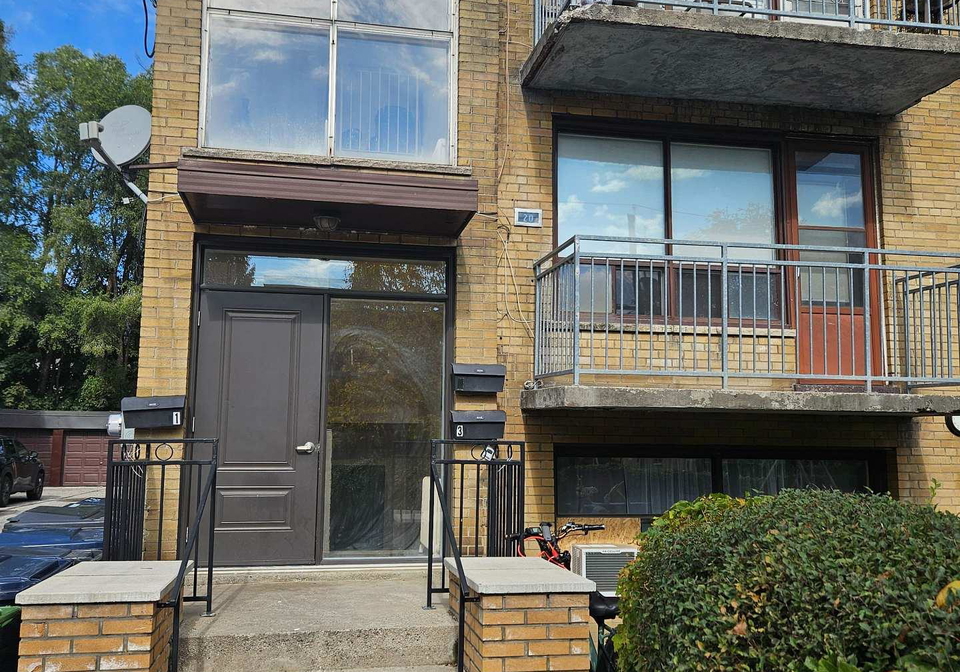 20-meadowbrook-road-toronto-ontario-c12563912