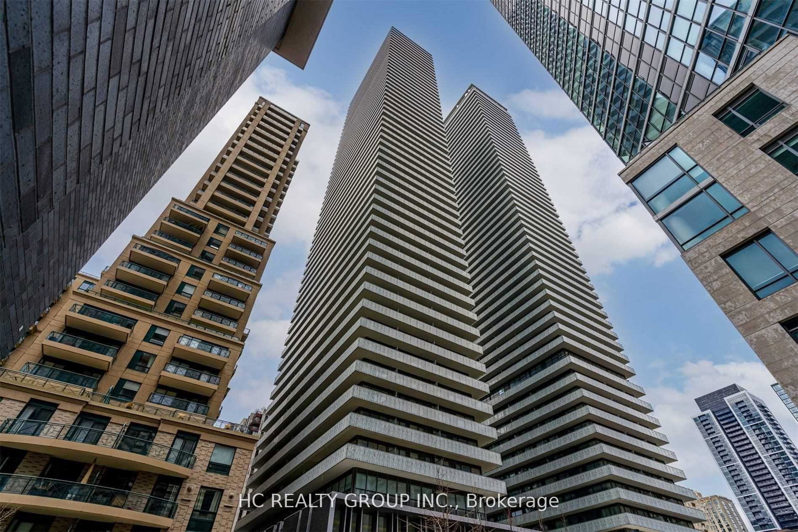 42-charles-street-e-toronto-ontario-c12565230