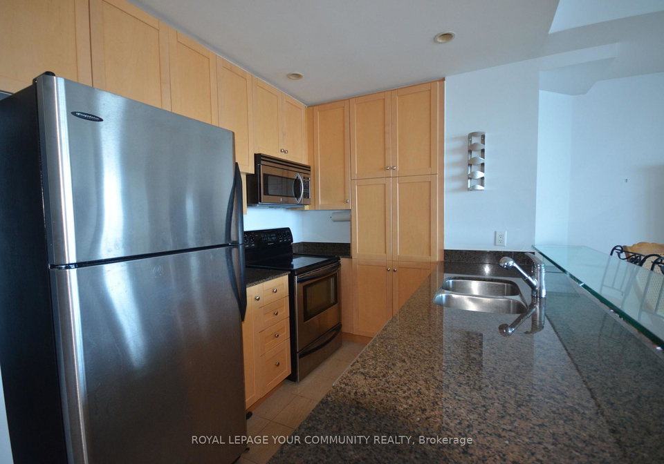 218-queens-quay-w-toronto-ontario-c12565536