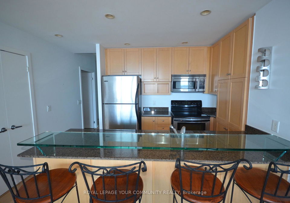 218-queens-quay-w-toronto-ontario-c12565536