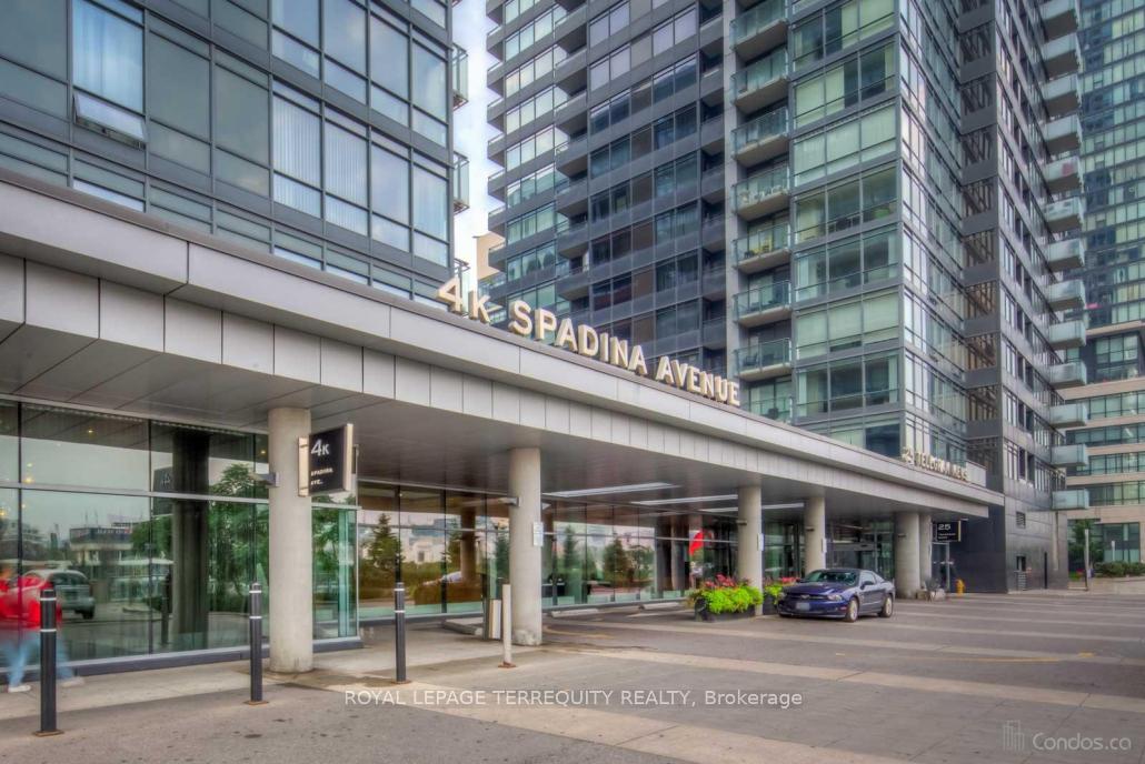 4k-spadina-avenue-toronto-ontario-c12565656