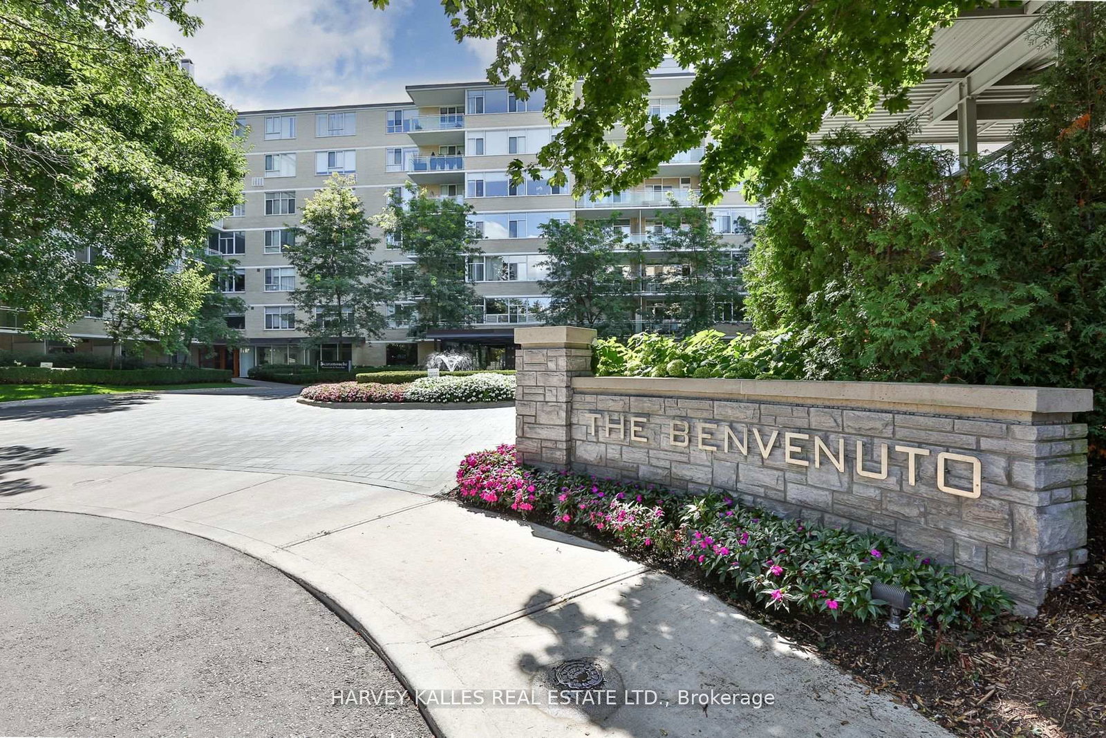 1-benvenuto-place-toronto-ontario-c12565736