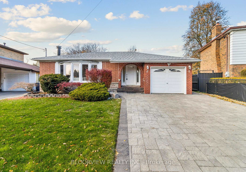 8-waddington-crescent-north-york-ontario-c12566088