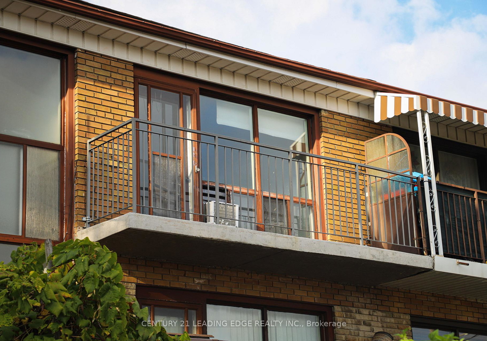 152-overbrook-place-toronto-ontario-c12566336