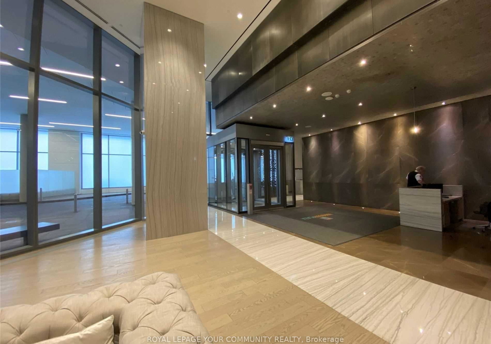 100-harbour-street-toronto-ontario-c12566994
