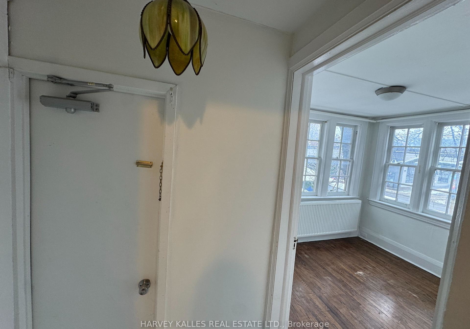 678-huron-street-toronto-ontario-c12567014