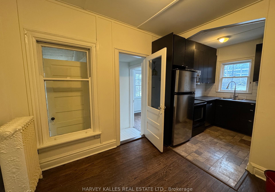 678-huron-street-toronto-ontario-c12567014