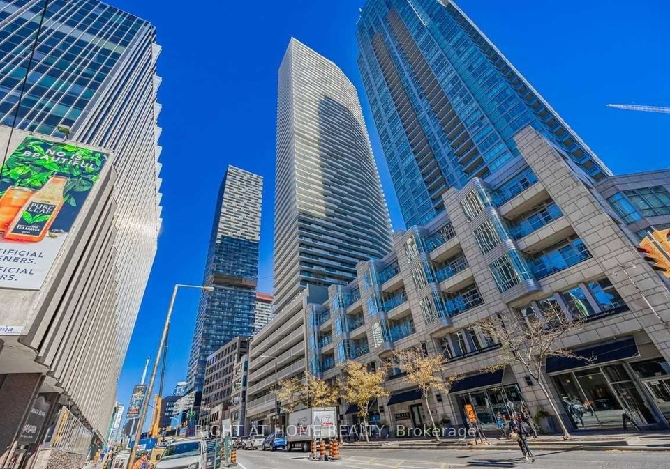 2221-yonge-street-toronto-ontario-c12567164