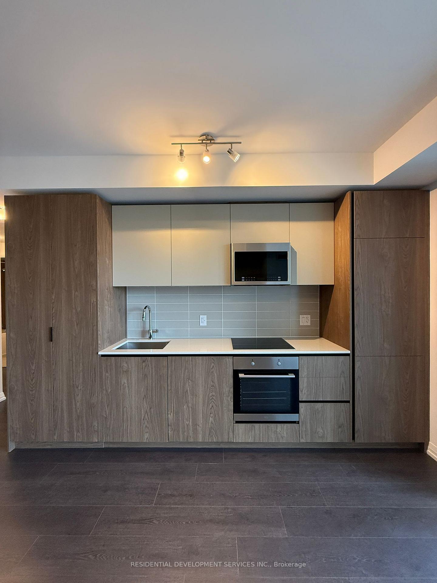 28-widmer-street-toronto-ontario-c12567526