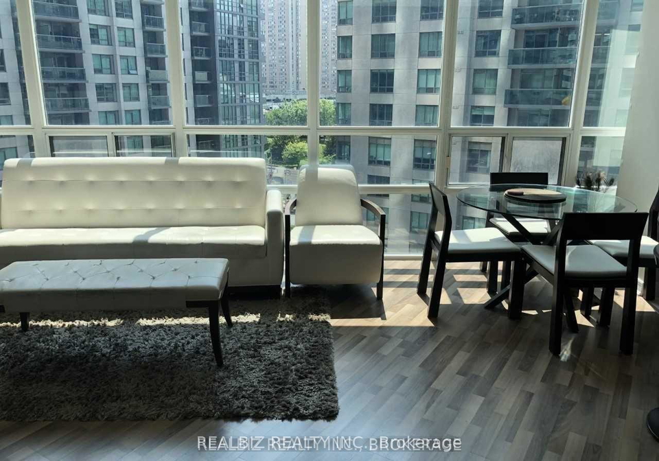 30-grand-trunk-crescent-toronto-ontario-c12568144