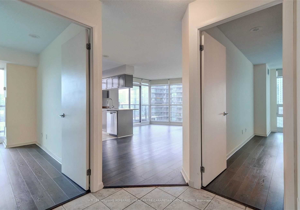 219-fort-york-boulevard-toronto-ontario-c12568258
