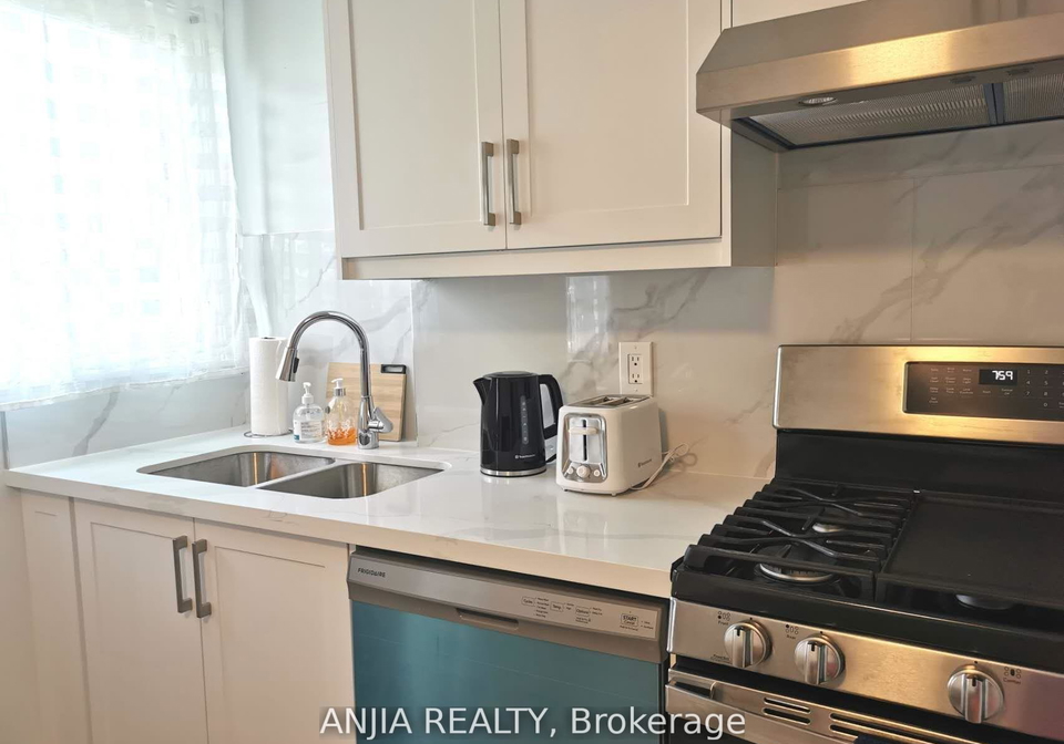 256-homewood-avenue-toronto-ontario-c12568726