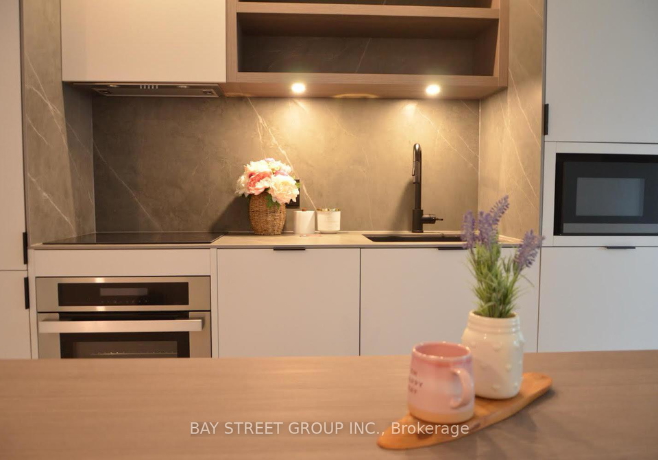 55-charles-street-e-toronto-ontario-c12568942