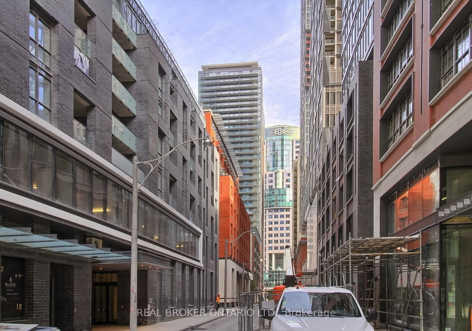 8-mercer-street-toronto-ontario-c12568998