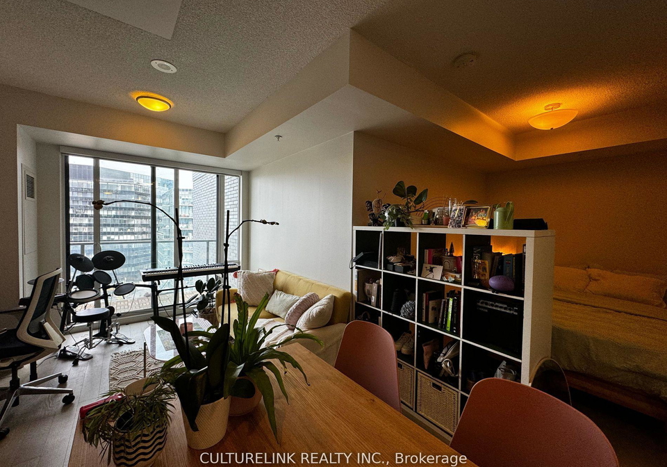 120-bayview-avenue-toronto-ontario-c12569052