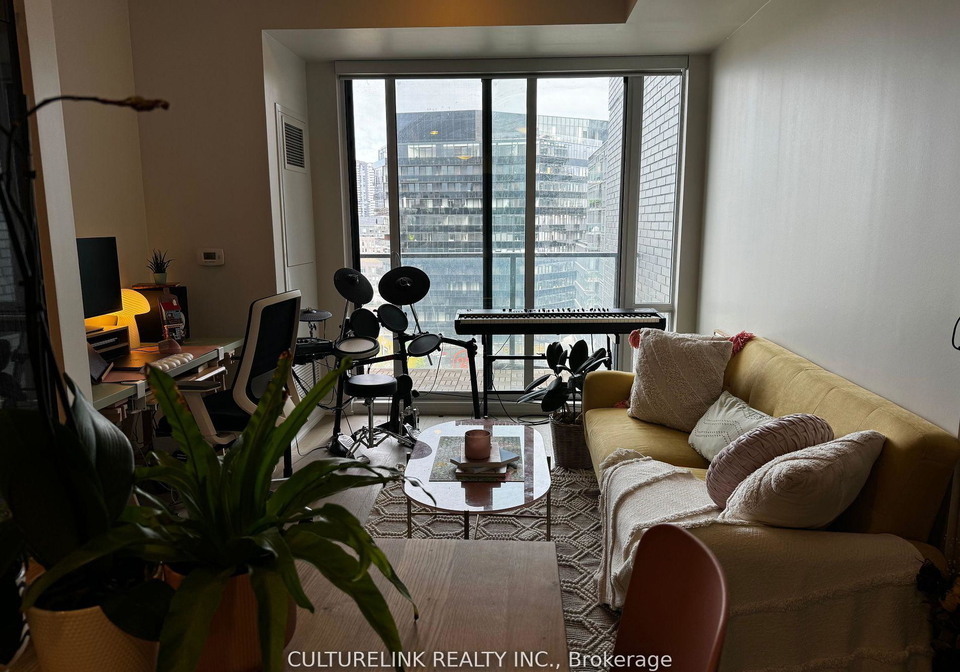 120-bayview-avenue-toronto-ontario-c12569052