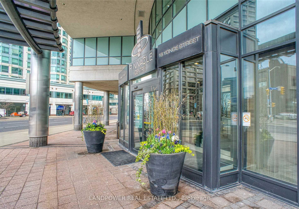16-yonge-street-toronto-ontario-c12569062