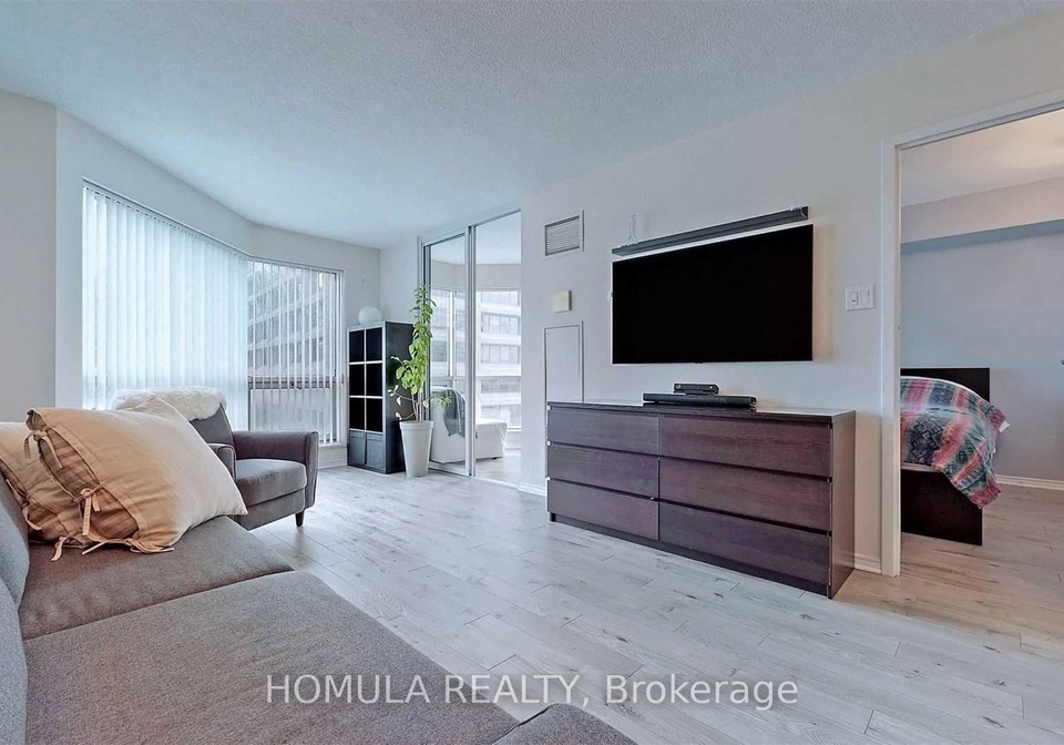 10-yonge-street-toronto-ontario-c12569148
