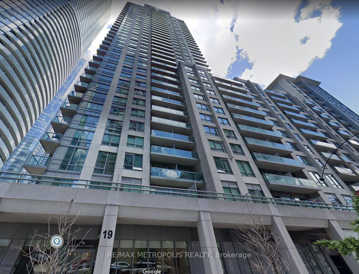 19-grand-trunk-crescent-toronto-ontario-c12569522
