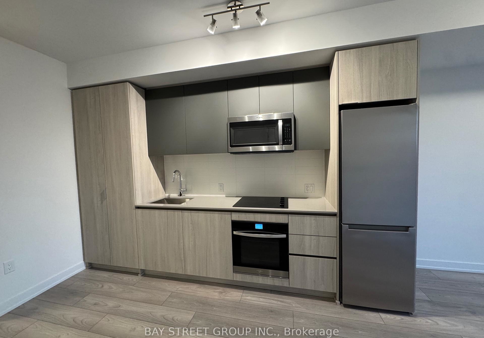 5858-yonge-street-toronto-ontario-c12569620