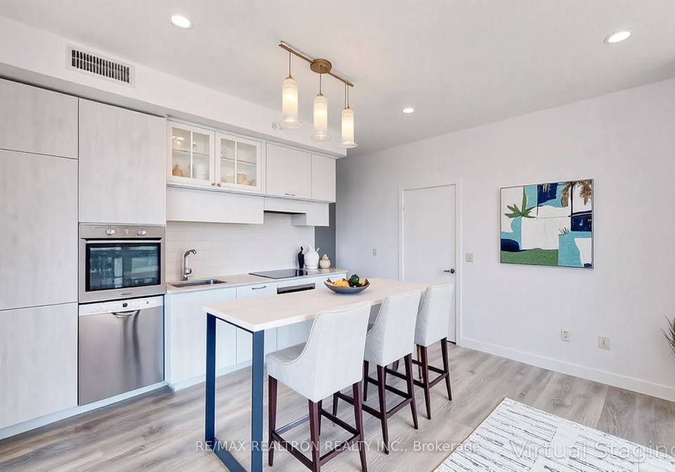 8-eglinton-avenue-e-toronto-ontario-c12569684