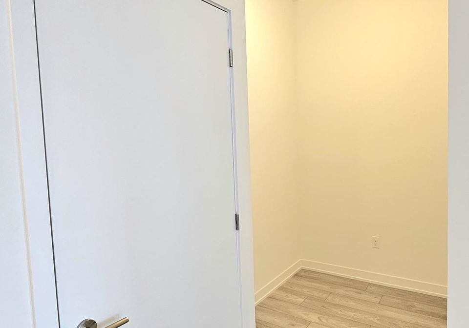 5858-yonge-street-toronto-ontario-c12569804