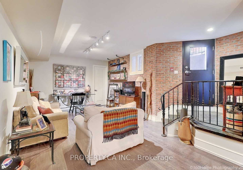 28-madison-avenue-toronto-ontario-c12569900