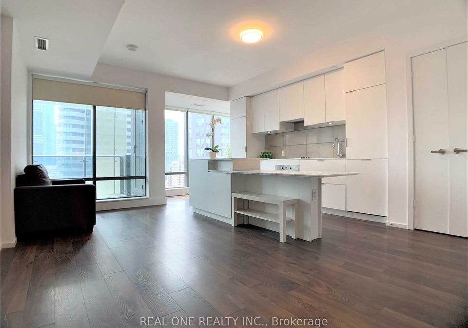 5-st-joseph-street-toronto-ontario-c12569908