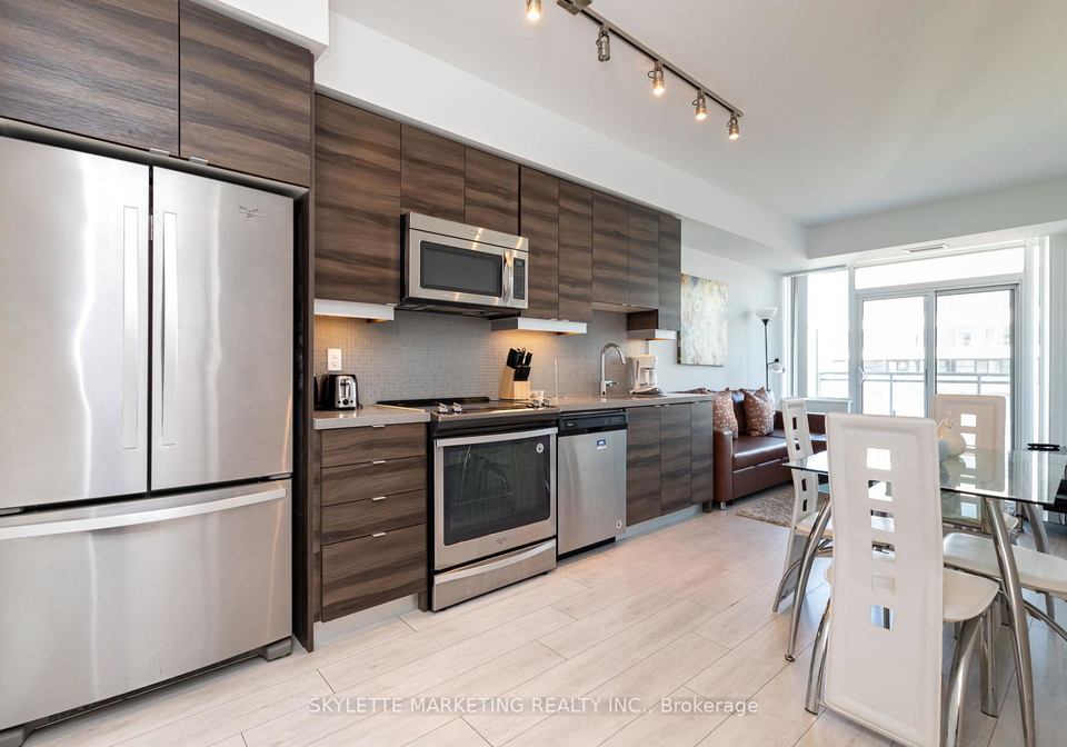 525-adelaide-street-w-toronto-ontario-c12569938