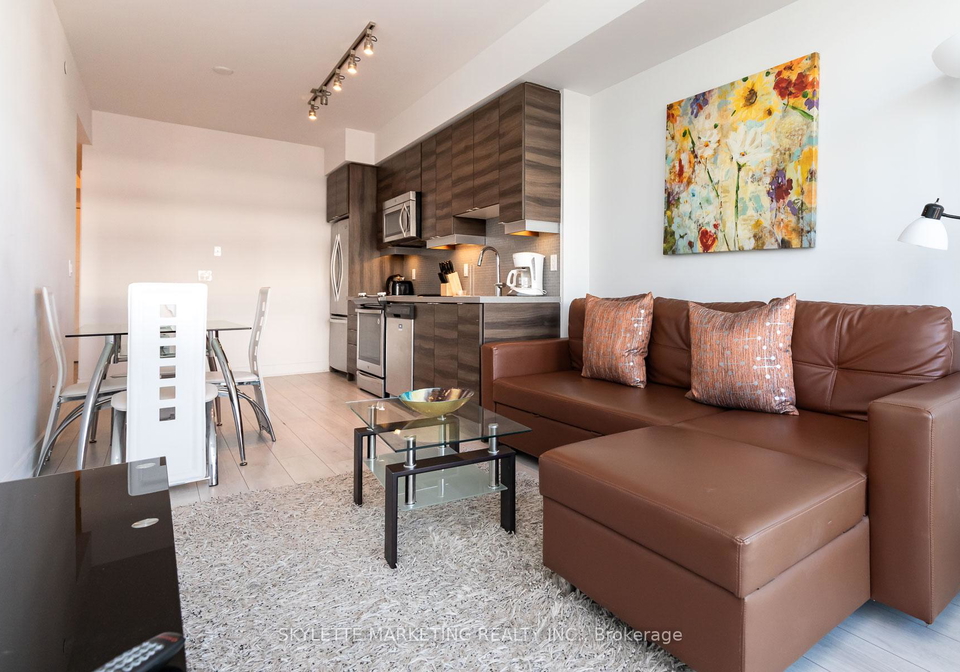 525-adelaide-street-w-toronto-ontario-c12569938
