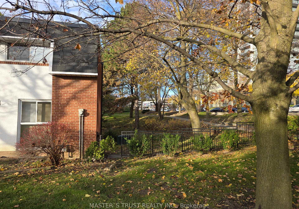 112-george-henry-boulevard-north-york-ontario-c12570222