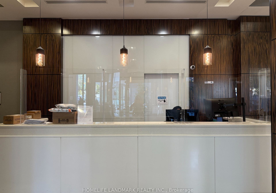 19-grand-trunk-crescent-toronto-ontario-c12570224