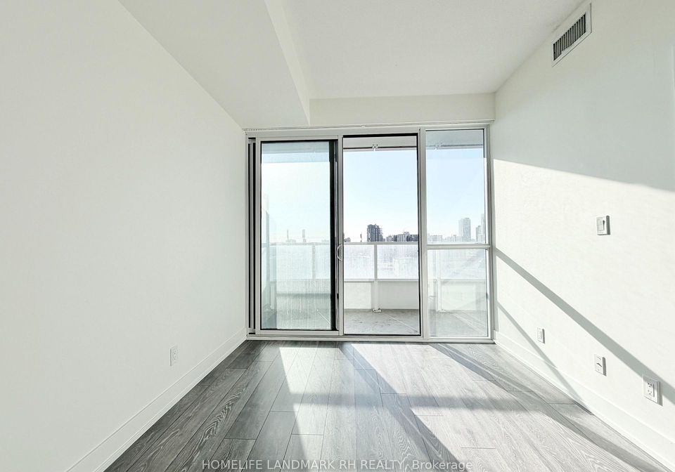 180-fairview-mall-drive-north-york-ontario-c12570368